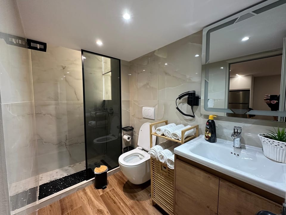 Shower, Bathroom, towels