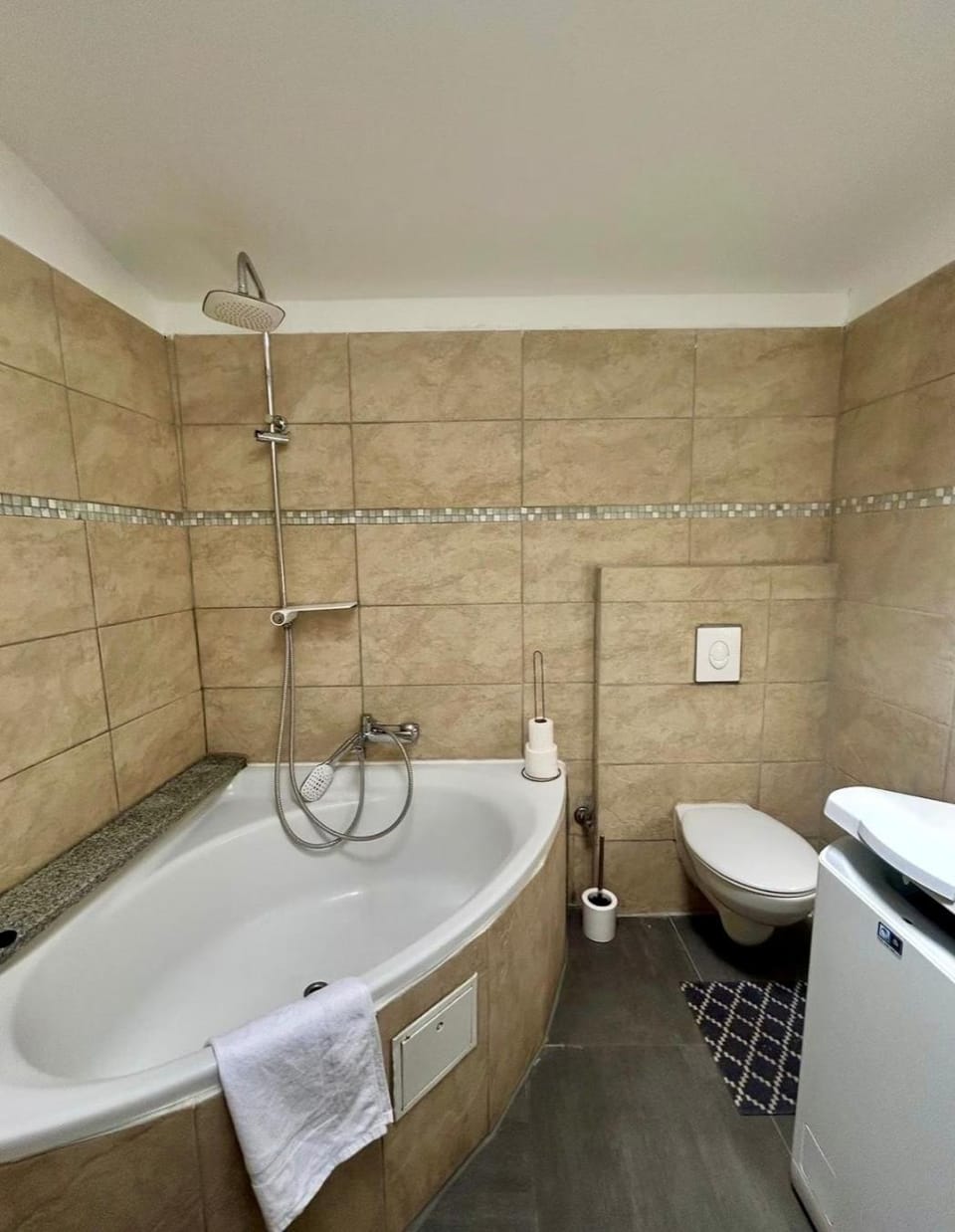 Shower, Toilet, Bathroom, Bath, towels