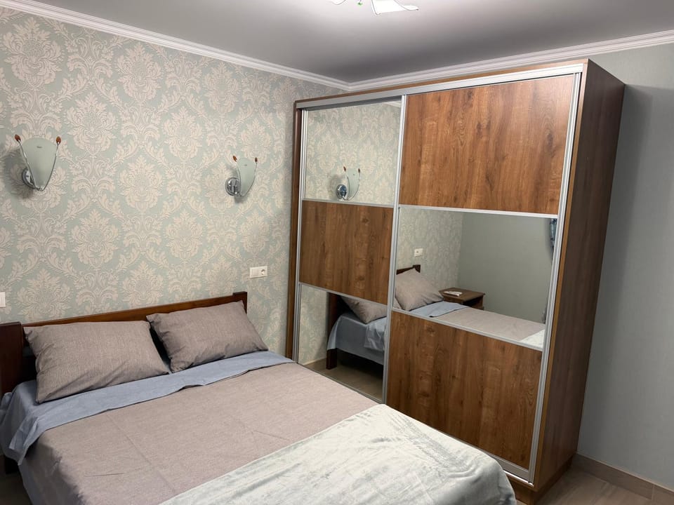 Bedroom, wardrobe