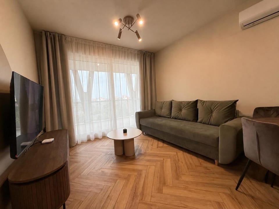Communal lounge/ TV room, TV and multimedia, Living room, Seating area, Evening entertainment