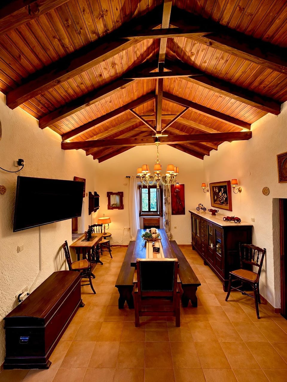 TV and multimedia, Living room, Seating area, Dining area, Evening entertainment
