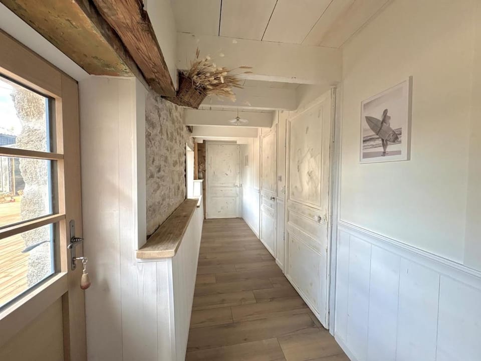 Nouveau, pieds dans leau, jacuzzi, pétanque, karaoké, 15 personnes House in Kerlouan
