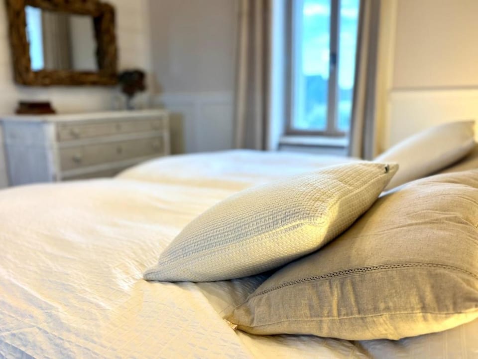 Nouveau, pieds dans leau, jacuzzi, pétanque, karaoké, 15 personnes House in Kerlouan