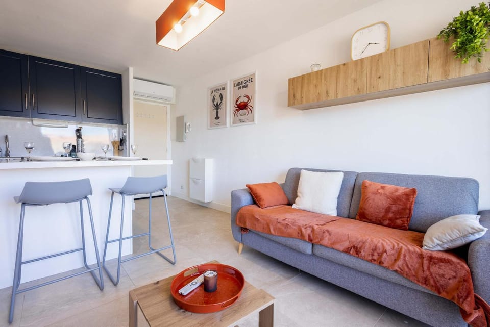 Appartement de charme les pieds dans leau Apartment in Occitanie