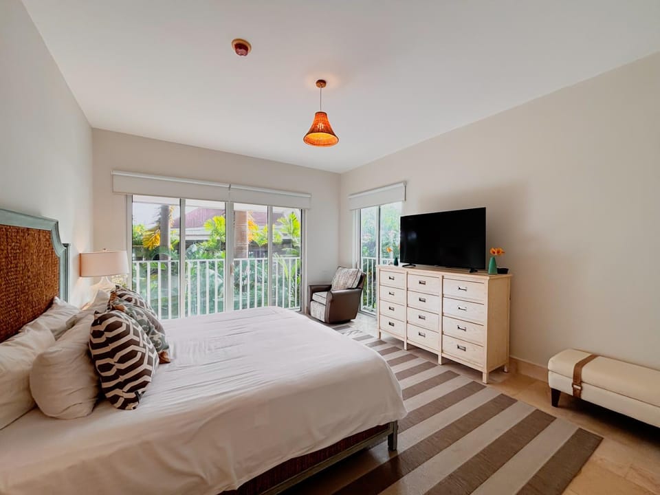 Bed, Garden view