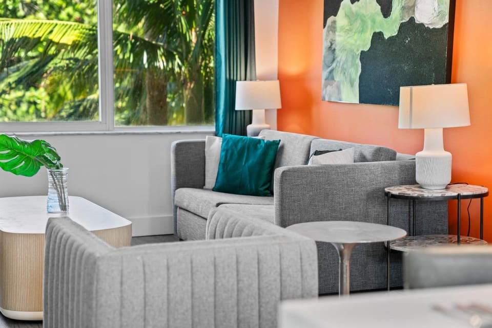 TV and multimedia, Living room, Seating area, Garden view, Family