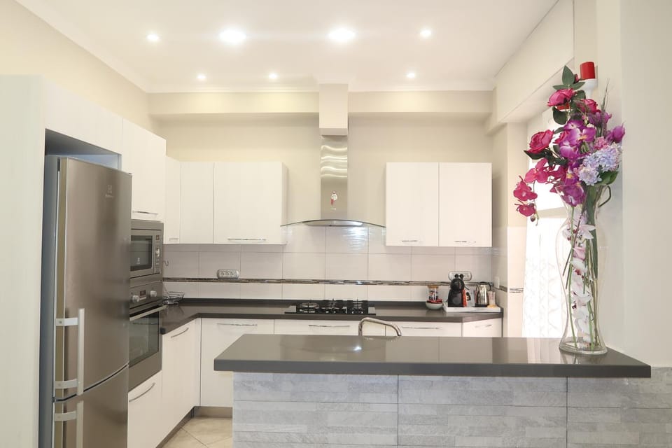 Kitchen or kitchenette, dishwasher, minibar, oven, pet friendly, stove