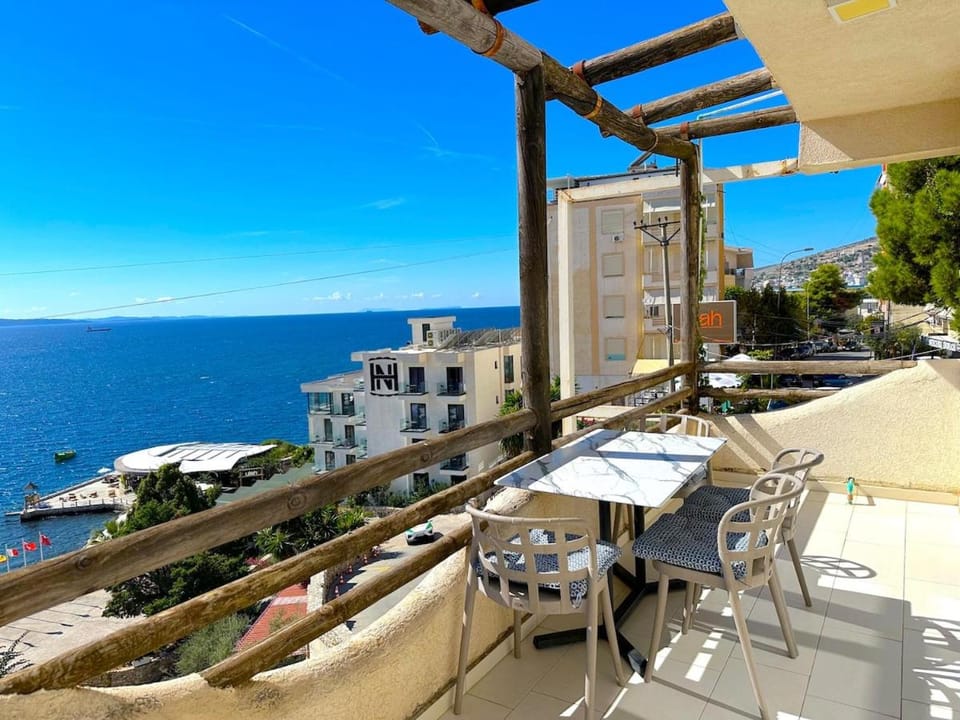 Panoramic SeaView, Duplex APT Bougainville Bay Apartment in Sarandë