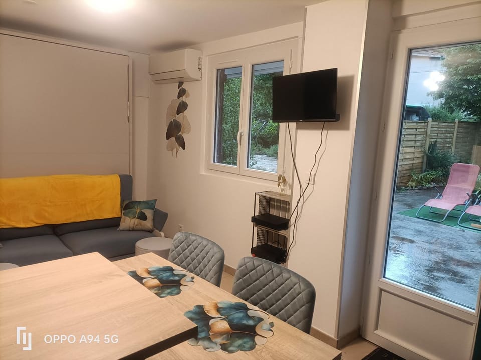 Studio Géranium Villa des Fleurs Apartment in Occitanie