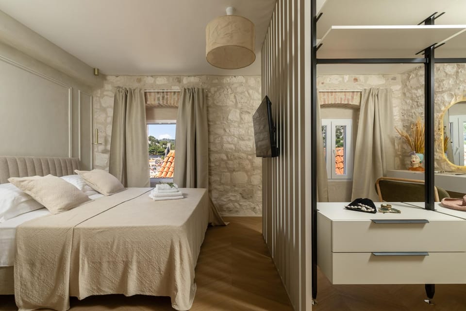 Day, Decorative detail, Bedroom, wardrobe