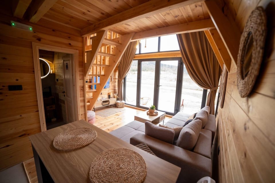 Balcony/Terrace, Living room, Quiet street view