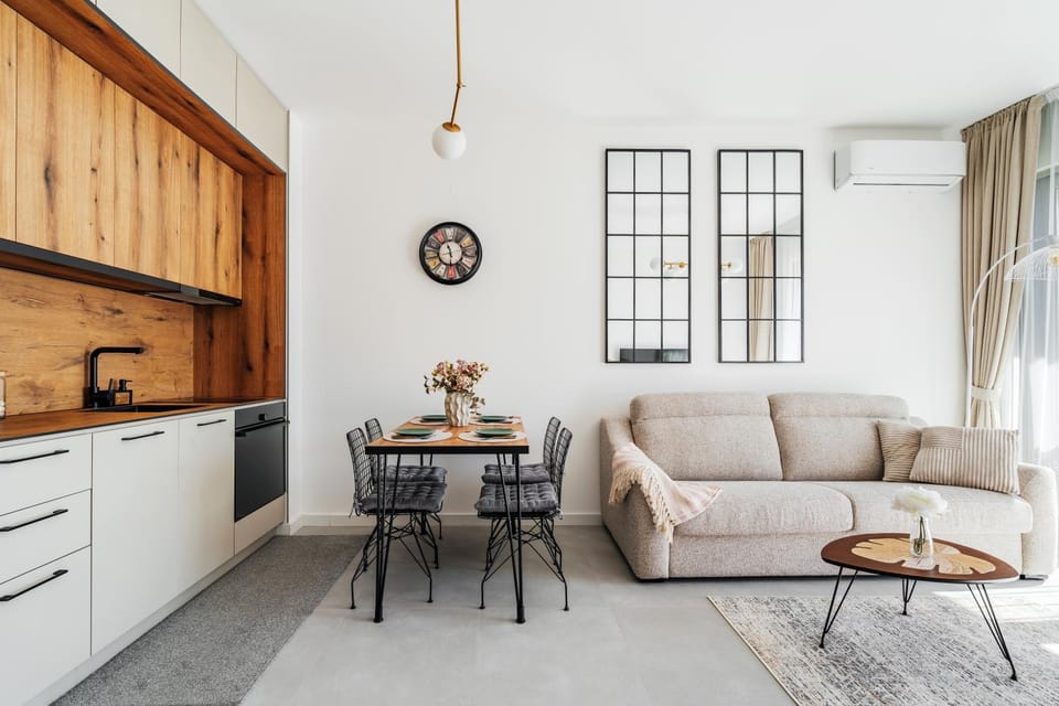 Seating area, Dining area, kitchen