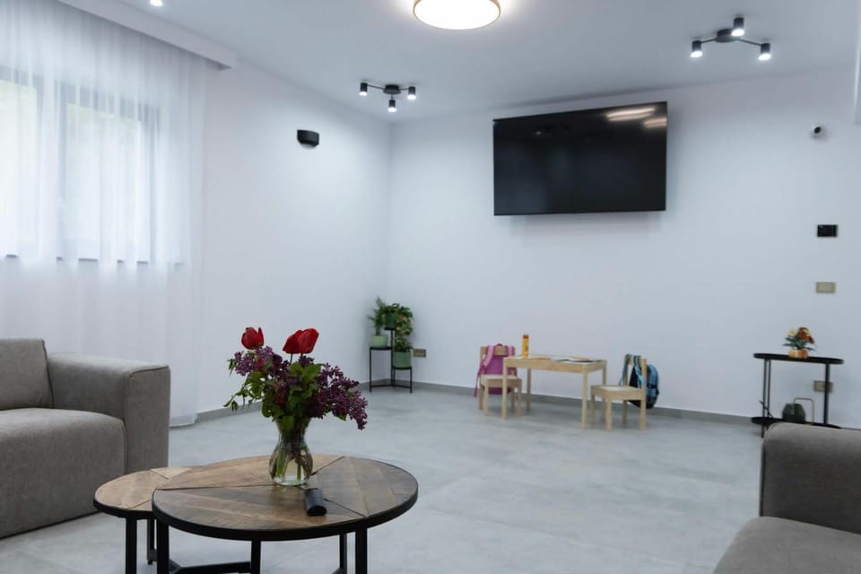 Communal lounge/ TV room, TV and multimedia, Living room, Seating area, Evening entertainment, Internal: Not applicable to any particular room