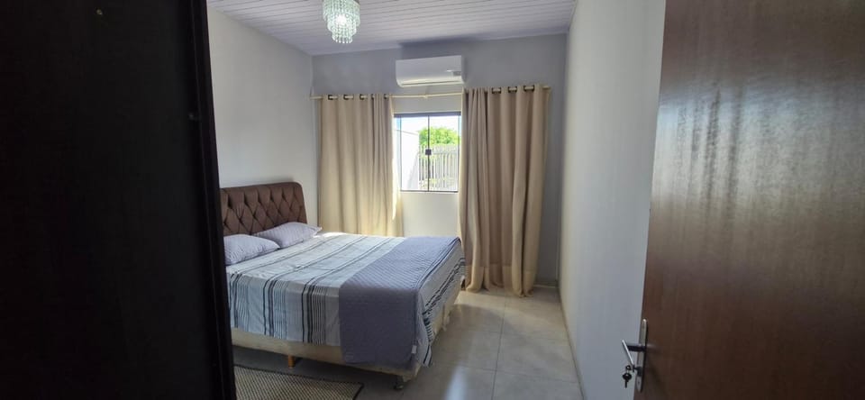 Bed, Photo of the whole room, wardrobe, air conditioner