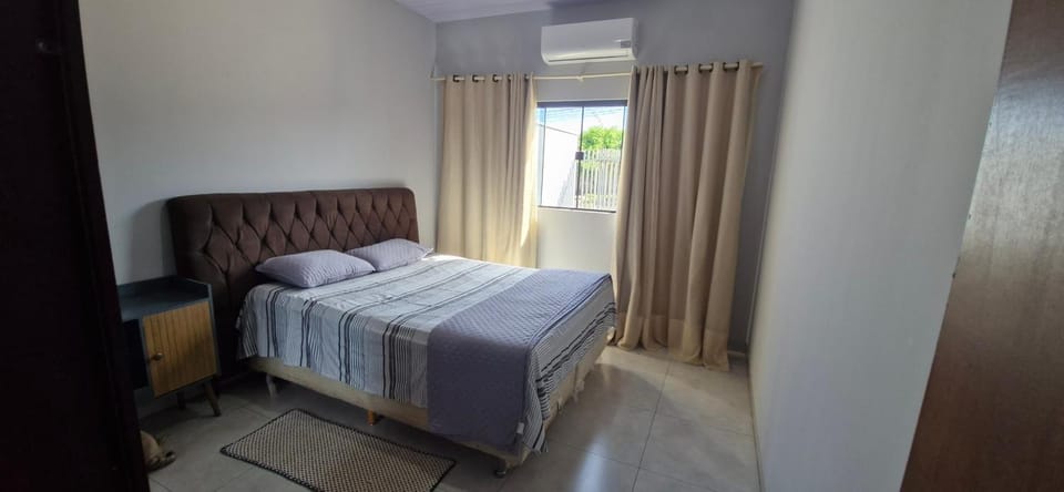 Bed, Photo of the whole room, Bedroom, air conditioner