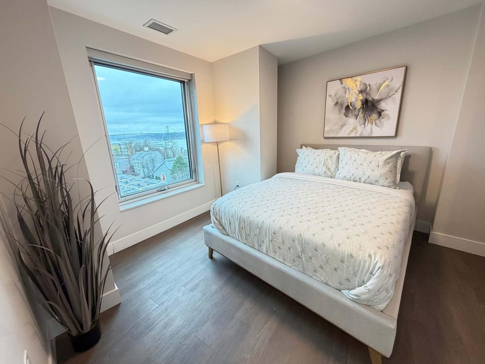 Downtown Waterview 2 BR and 2 Bath with 6 appliances Apartment in Dartmouth