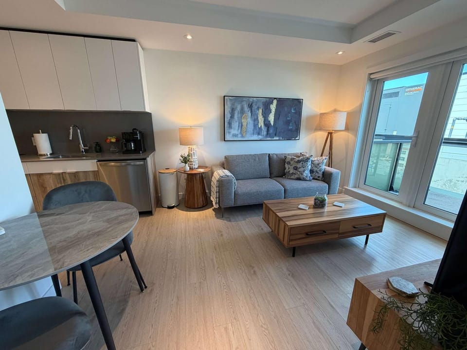 1 BR in HFX with waterview gym & 6 appliances Apartment in Dartmouth
