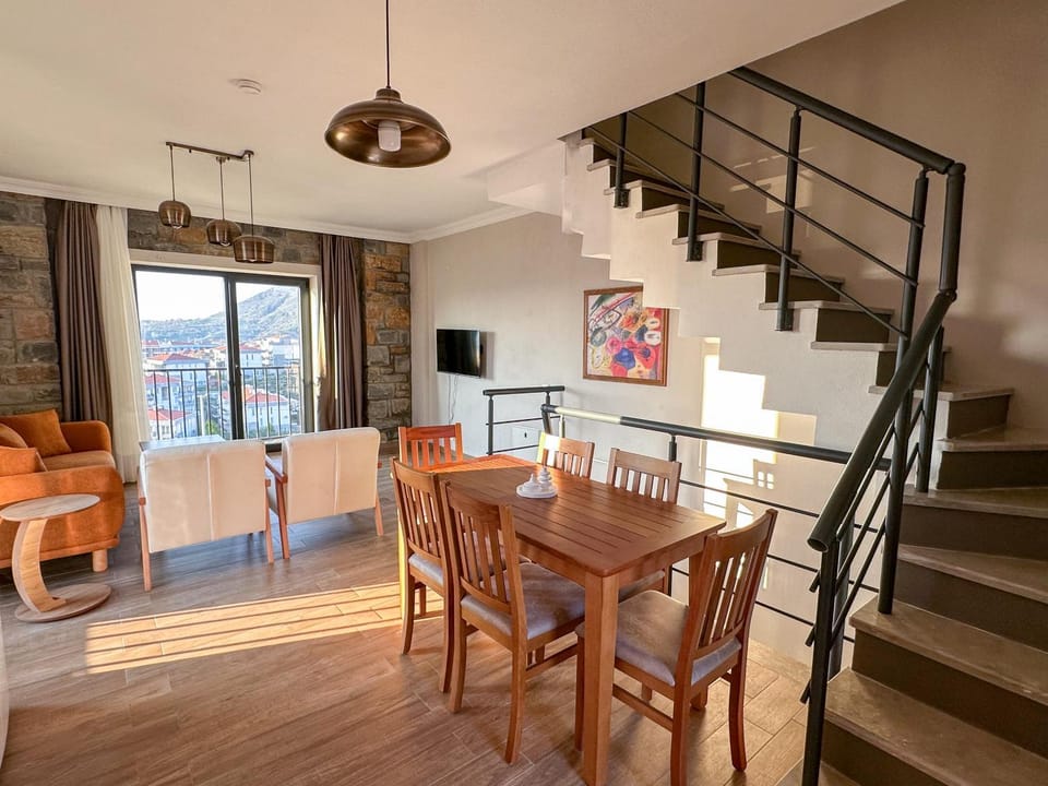 Seating area, Dining area