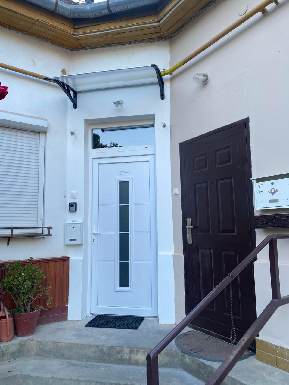 Facade/entrance
