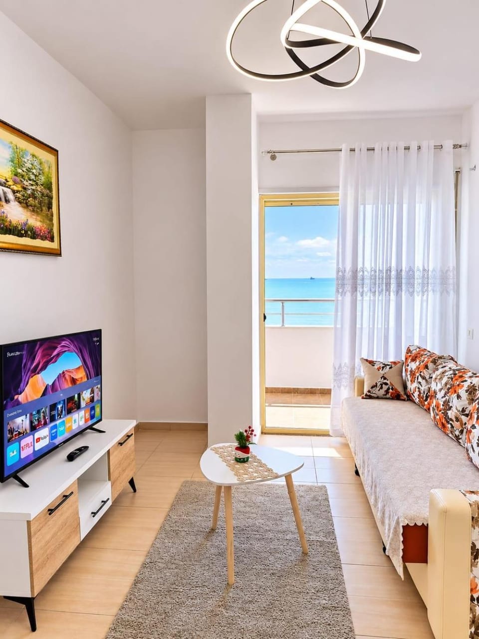 TV and multimedia, Living room, Seating area, Evening entertainment, Sea view