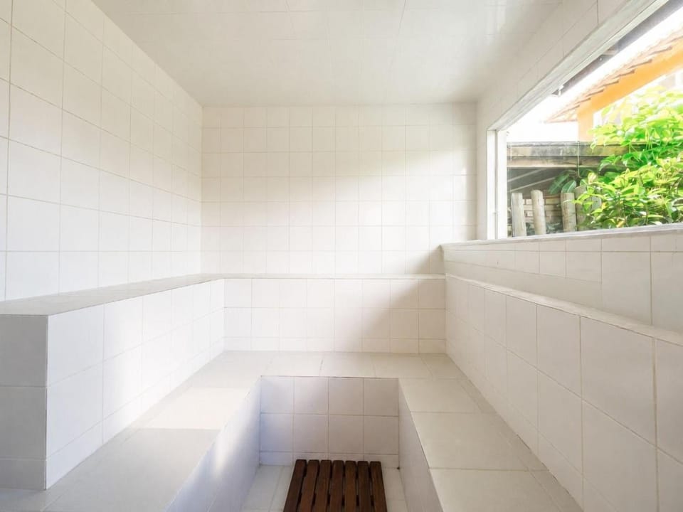 BZ23 House with 5 suites, 600 meters from Rua das Pedras House in Armacao dos Buzios