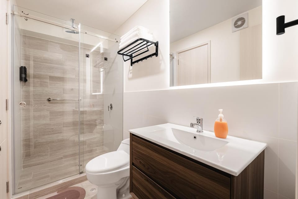 Shower, Bathroom, towels