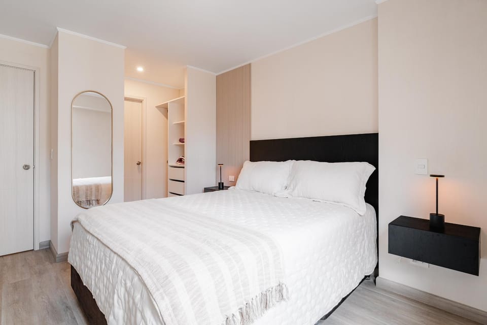 Photo of the whole room, Bedroom