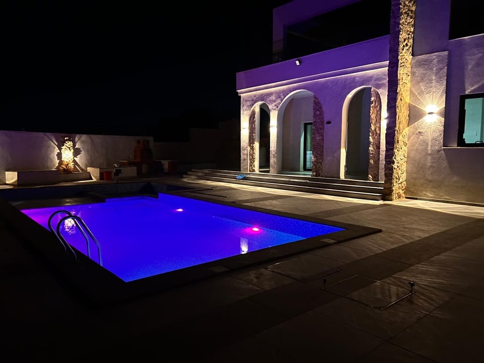 ڤيلا الكرم Villa in Africa