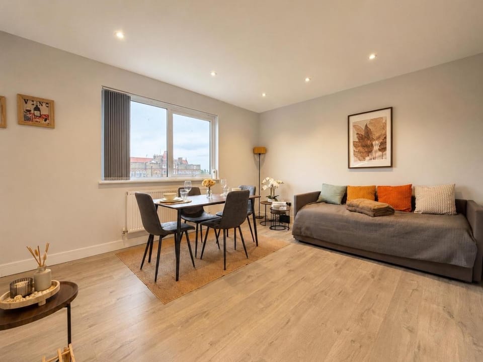 Living room, Dinner