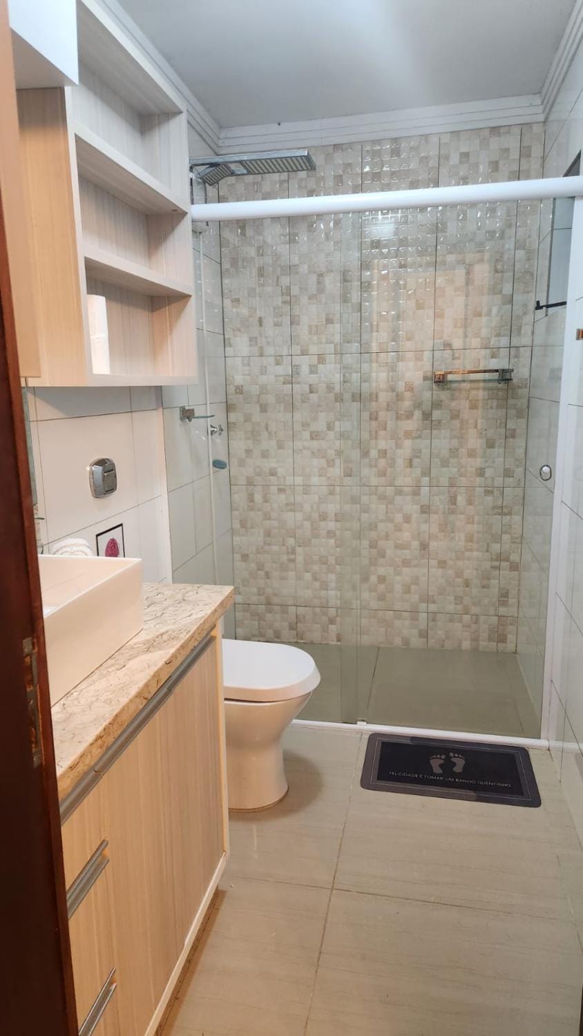 Shower, hair dryier, towels