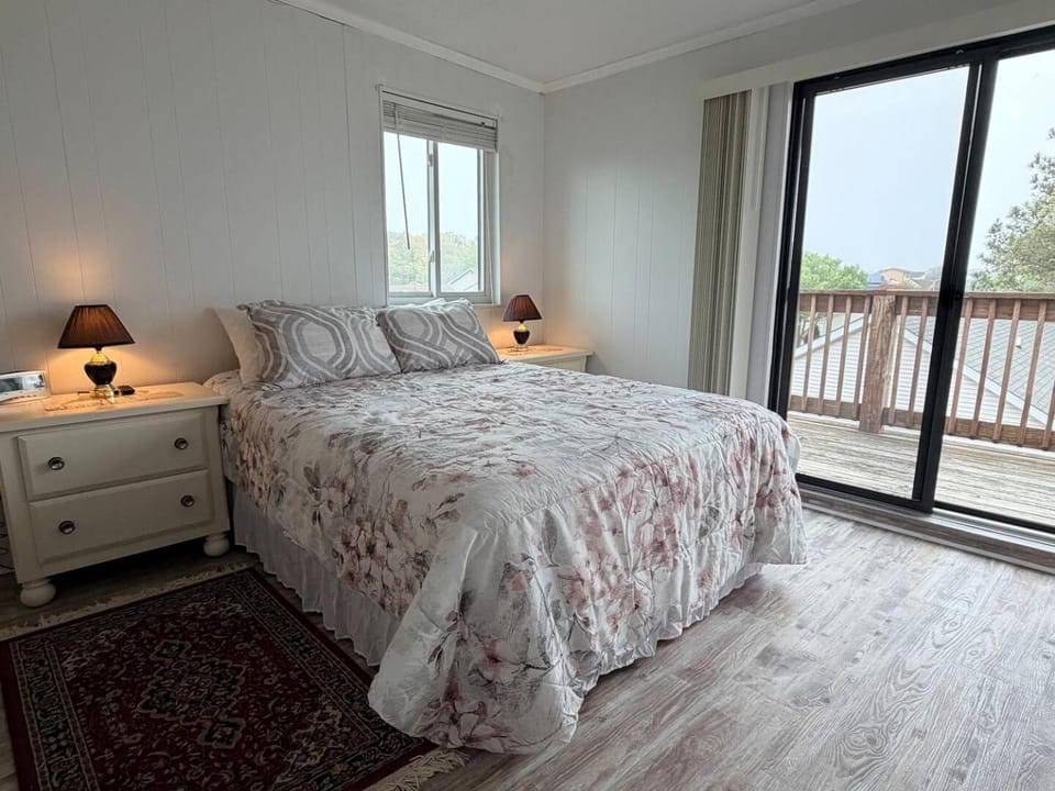 Quiet Ocean City Condo Near Fenwick Island House in Ocean City
