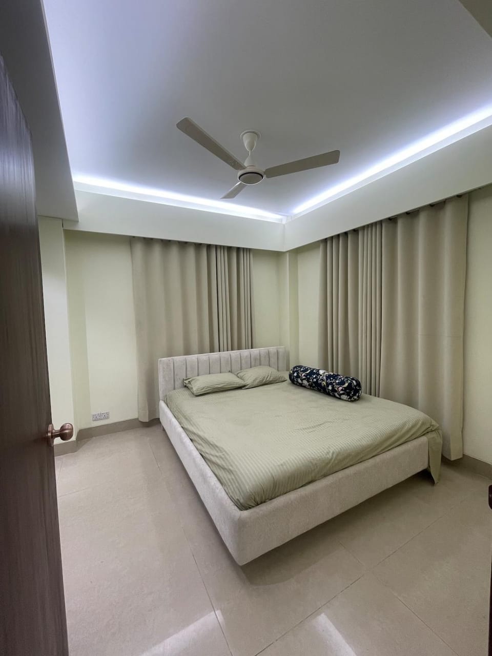 Elegant 3AC Bedroom Flat in Baridhara J Block Apartment in Dhaka