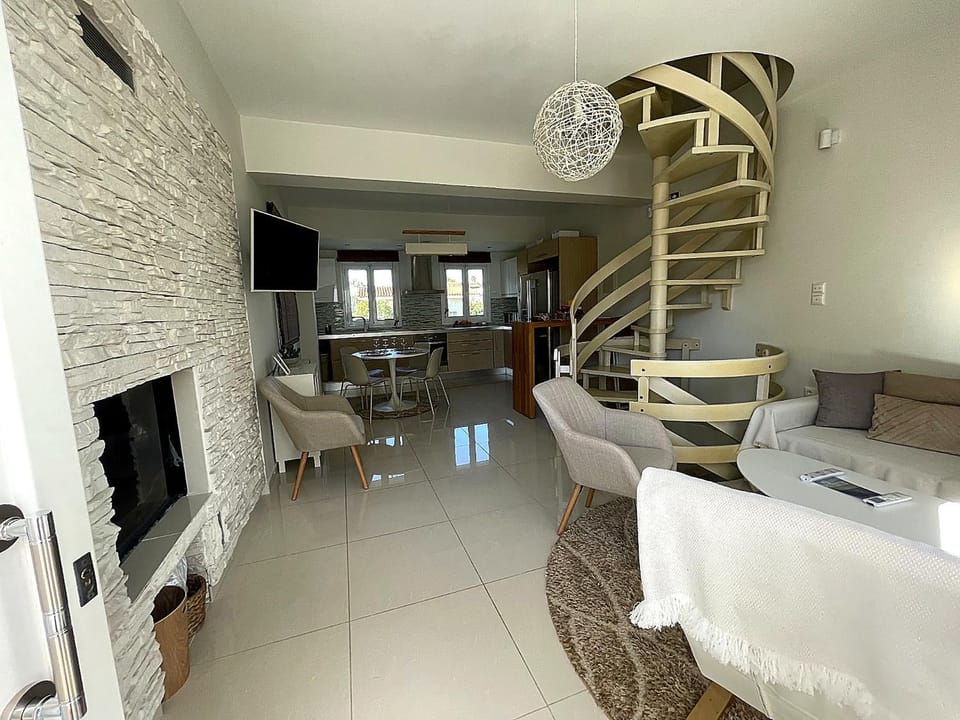 TV and multimedia, Living room, Dining area