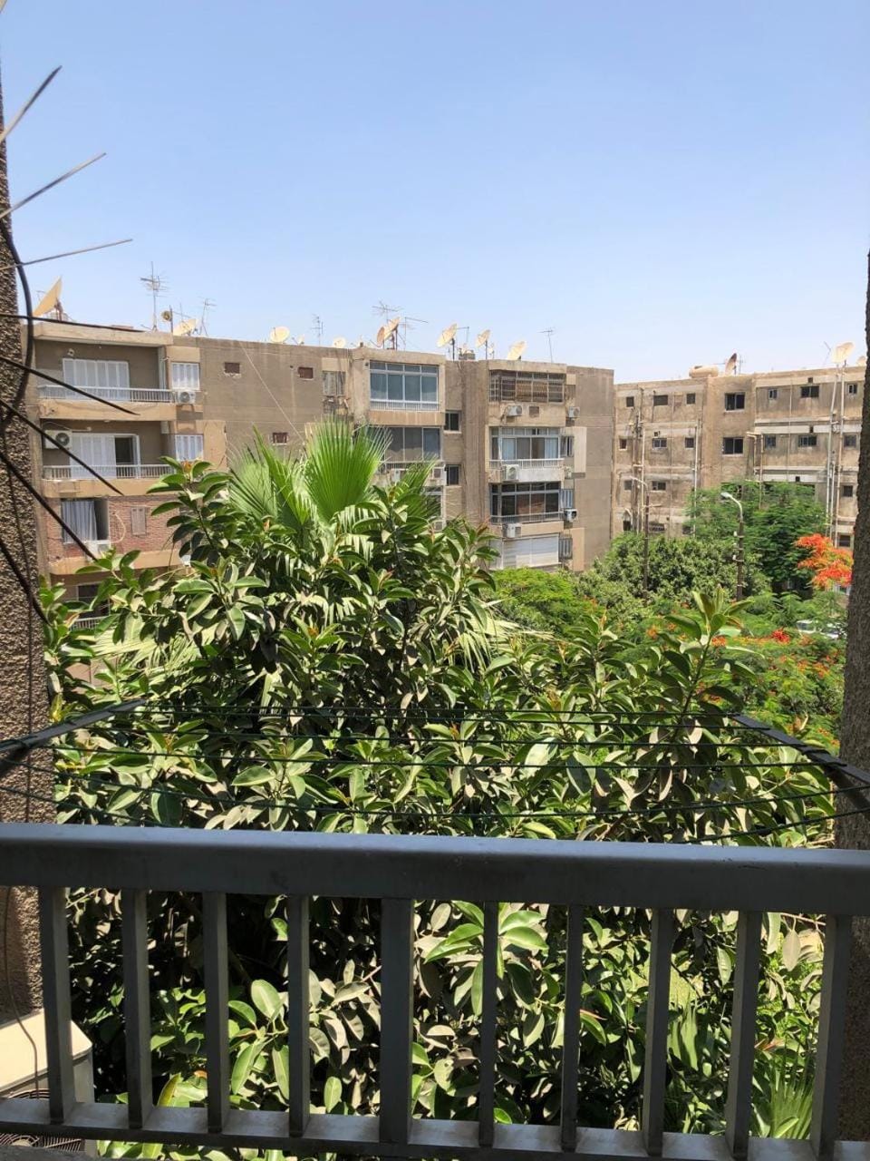 Bright & Spacious Garden-View Apartment in Prime Heliopolis Location, Minutes from Airport & Radisson Blu Apartment in Cairo Governorate