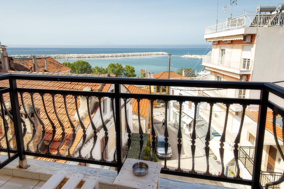 Elgrecosuits Apartment in Limenaria