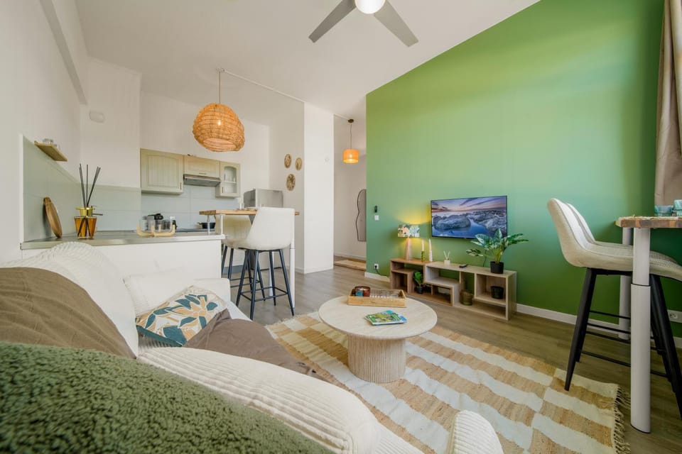 TV and multimedia, Living room, Dining area