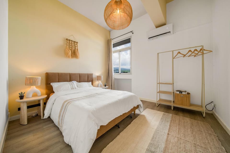 Bed, Photo of the whole room, Bedroom, air conditioner