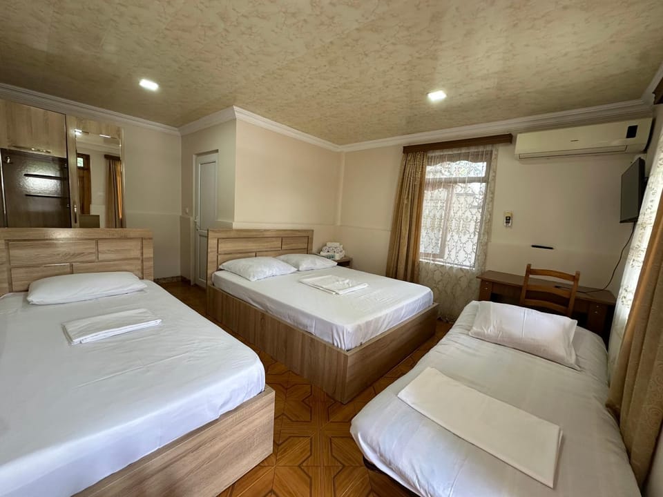 L I N D A house Bed and Breakfast in Batumi