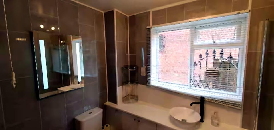 Reigate - 1 Bed by Mobius Property Solutions Apartment in Reigate