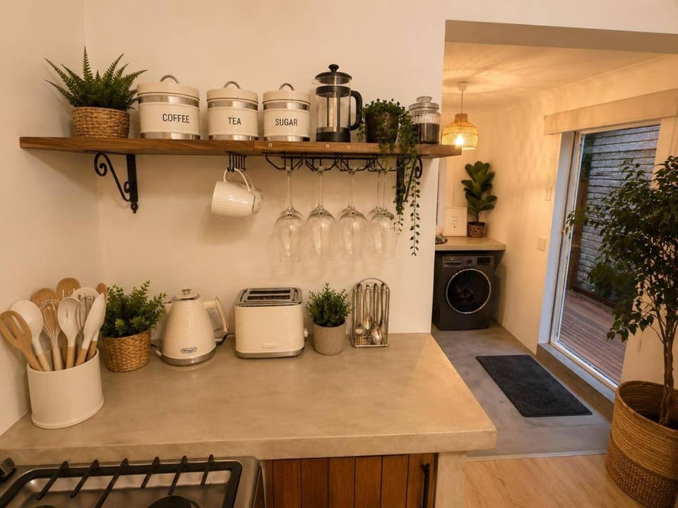 Kitchen or kitchenette, washing machine