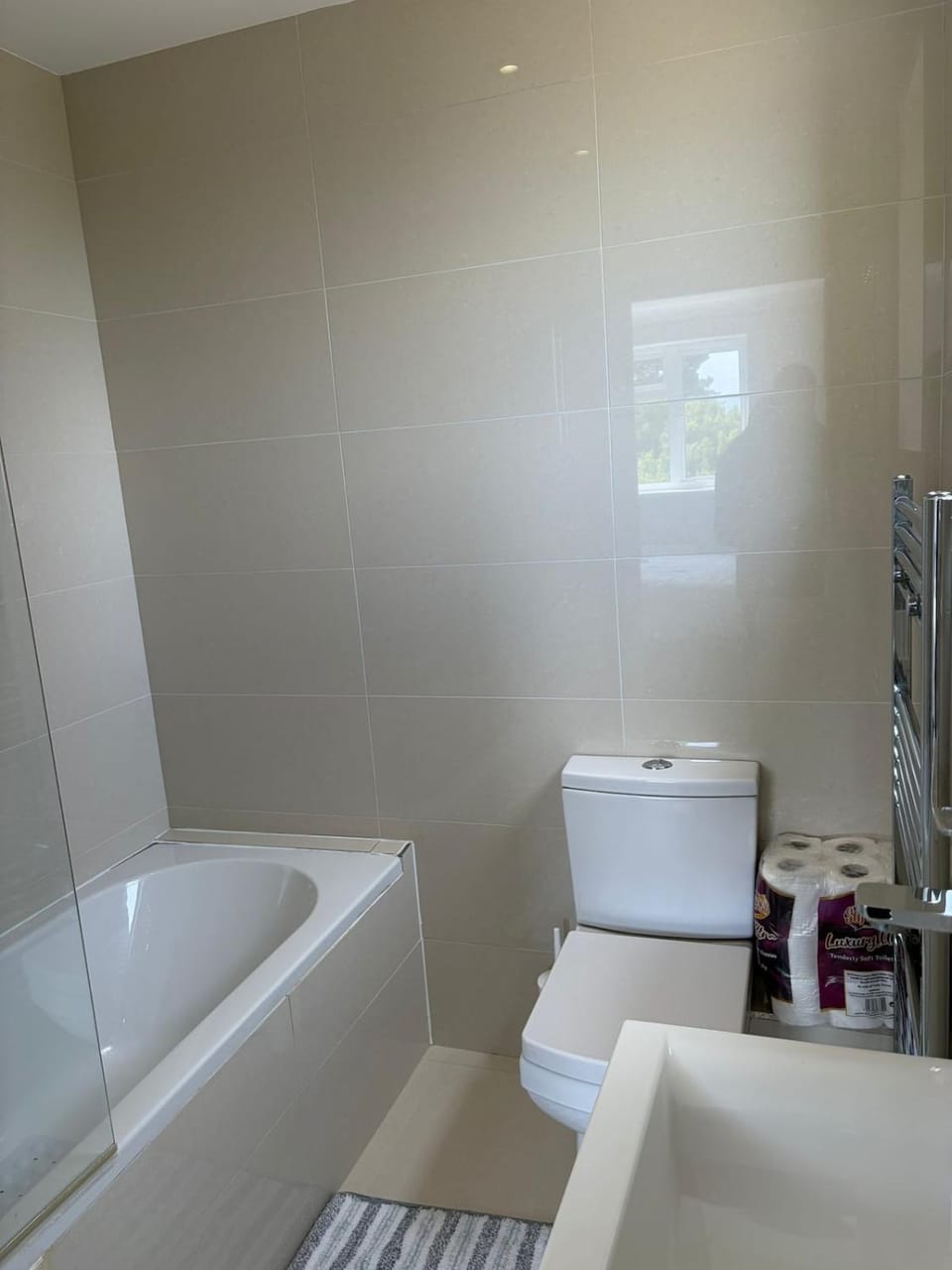 Modern two bedroom flat with balcony Apartment in Christchurch