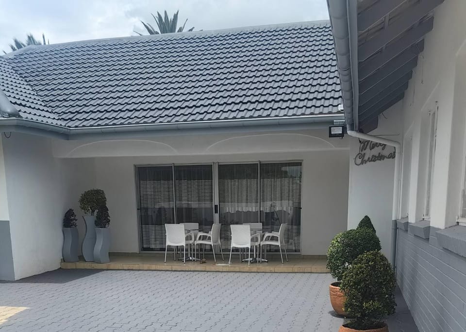 Spacious 4 Bedroom House in Bulawayo Privacy Comfort Await House in Zimbabwe