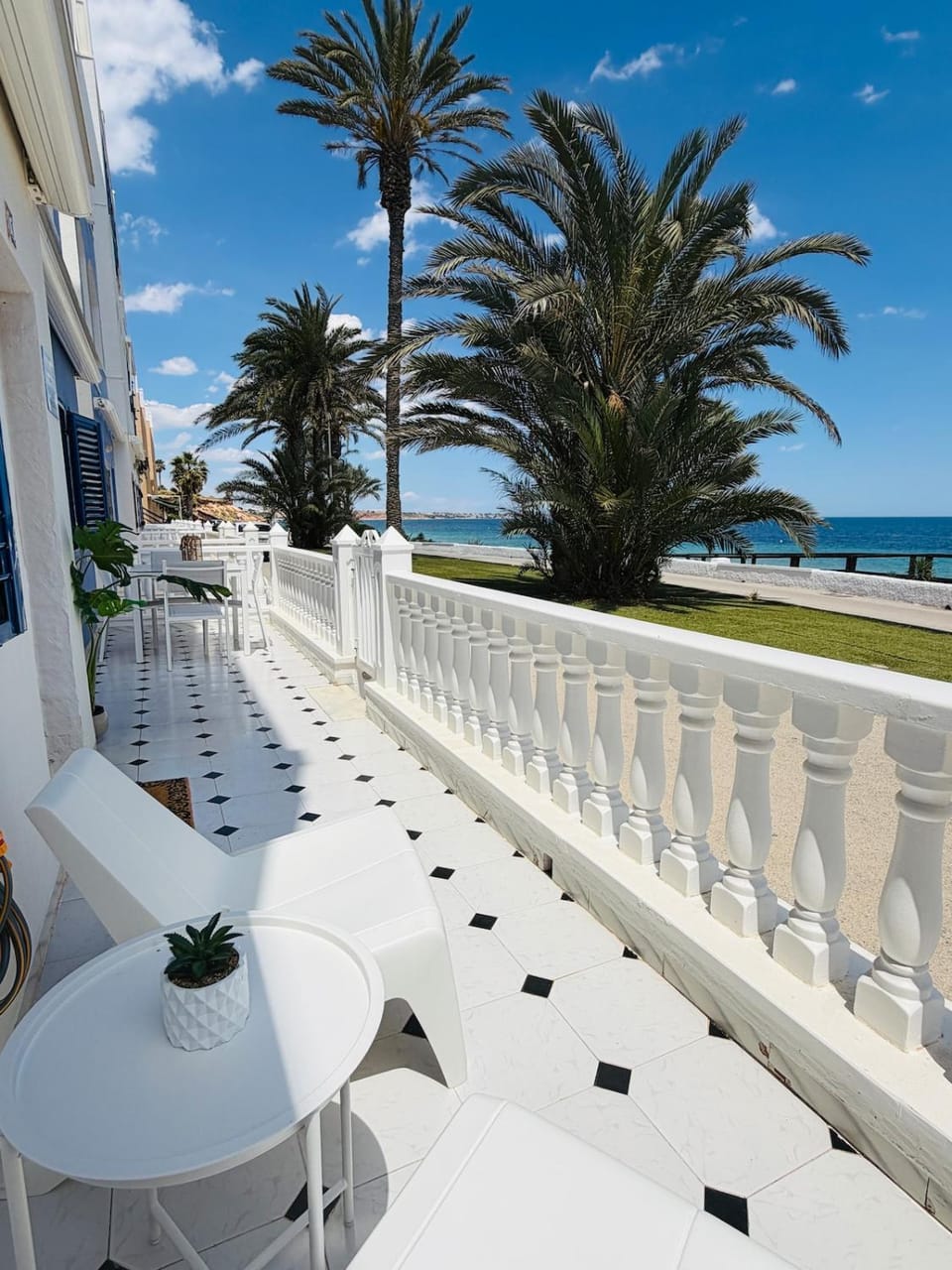 Paseo Riviera Beach Apartment in Mil Palmeras