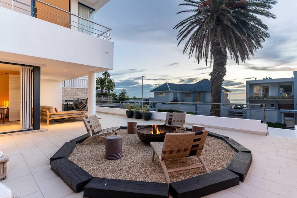 Cape House - Camps Bay Villa, Sleeps 10, Pool, Views Villa in Cape Town