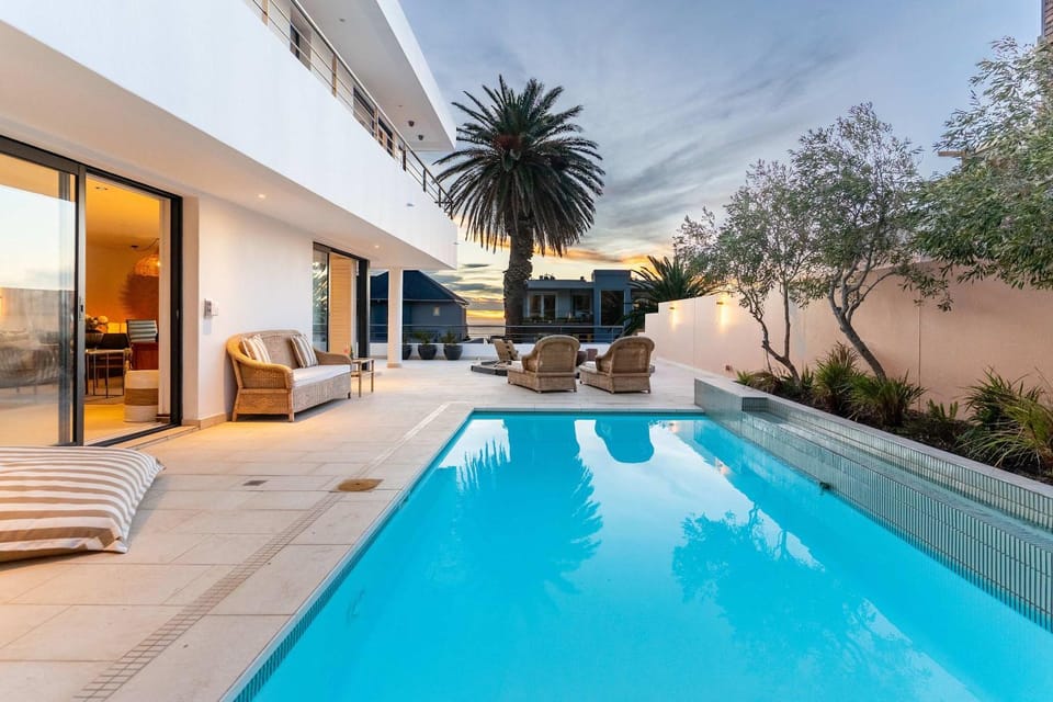 Cape House - Camps Bay Villa, Sleeps 10, Pool, Views Villa in Cape Town