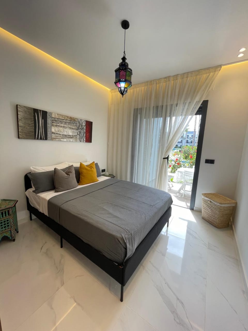 Bed, Photo of the whole room, Bedroom