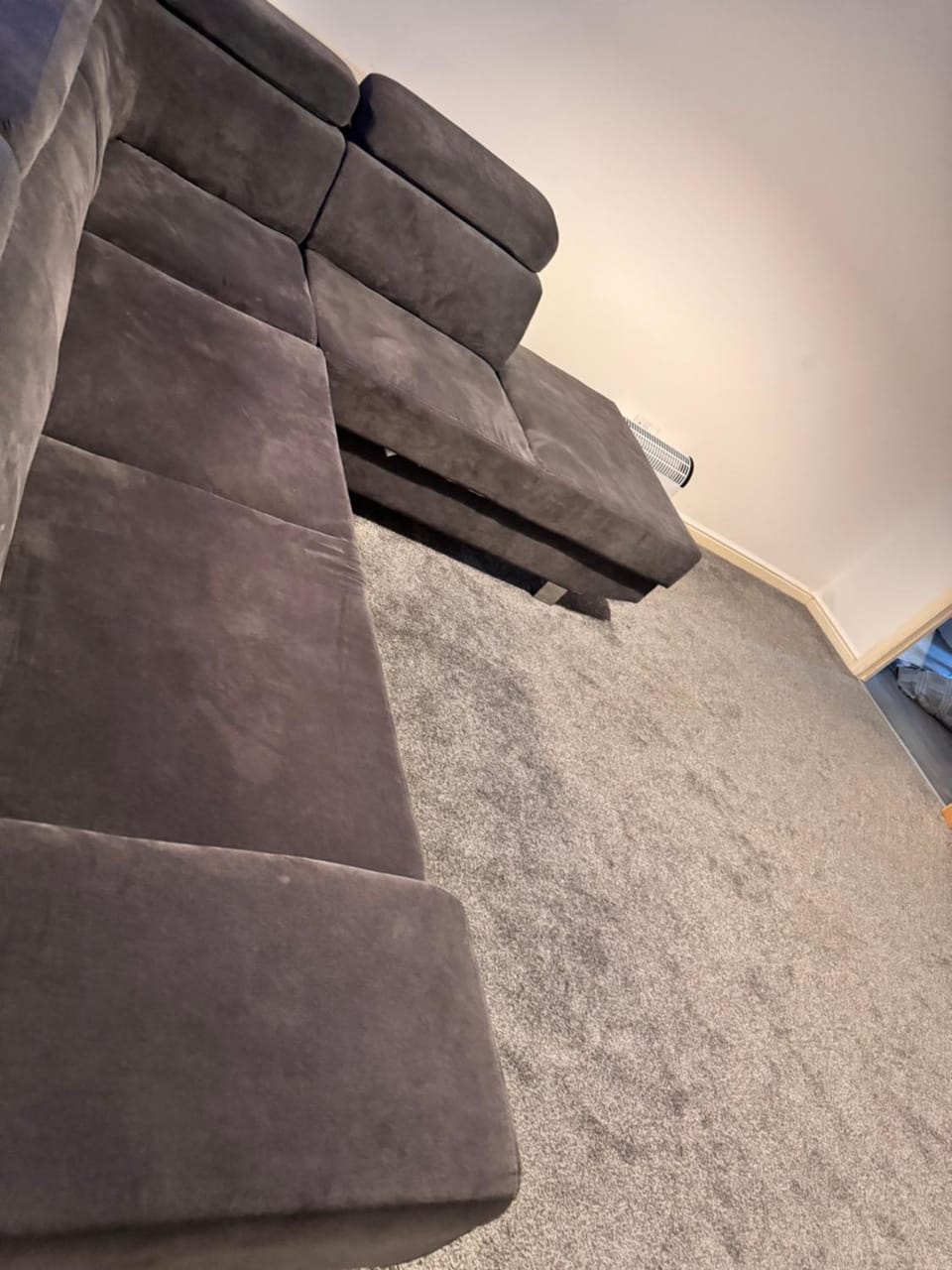 Dennis Flats Lochend Apartment in Edinburgh