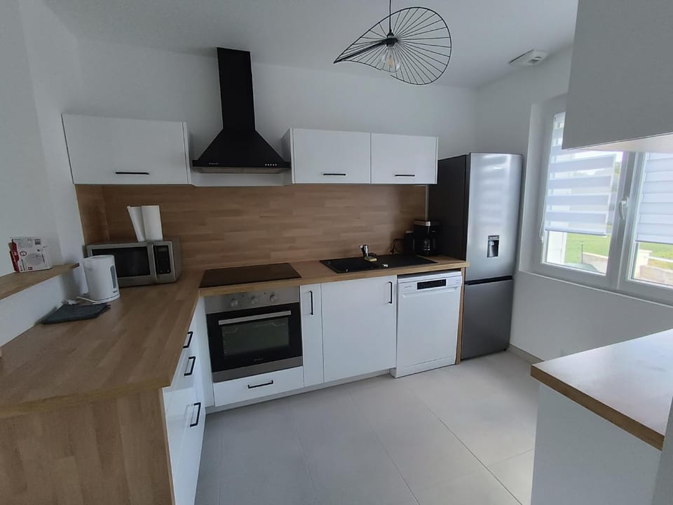 Maison tout conforme avec jardin et parking House in Brittany