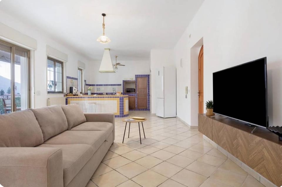 Communal lounge/ TV room, TV and multimedia, Living room, Seating area