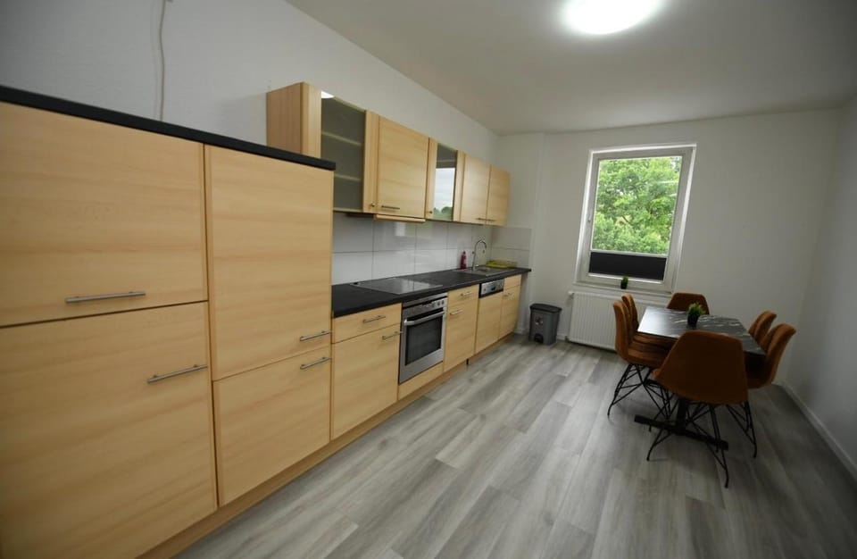 Kitchen or kitchenette, Kitchen or kitchenette, Dining area, dishwasher, stove
